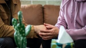 الصمت بعد القطيعة قد يكون بداية لعودة التواصل بين الحبيبين