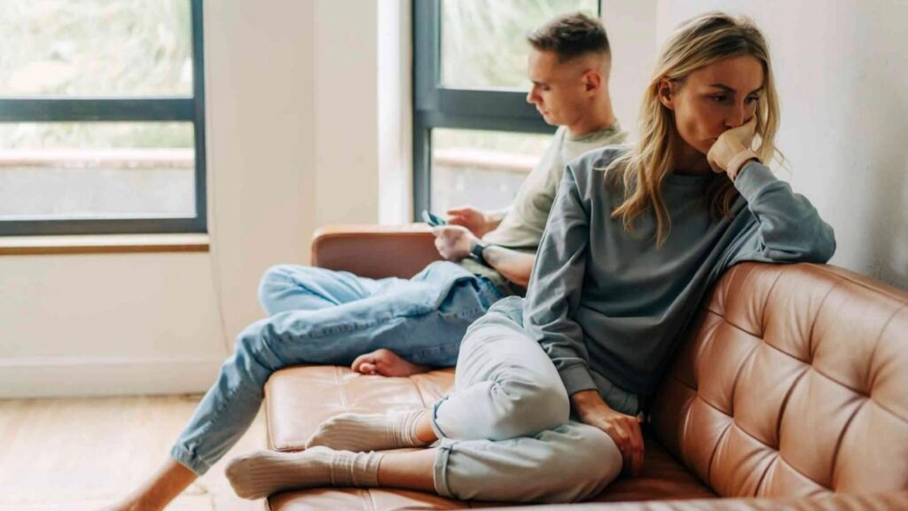 الصمت بعد القطيعة بين الحبيبين وإمكانية عودة التواصل من جديد